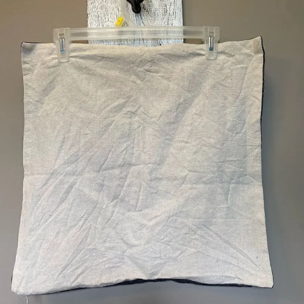 N/A pillow cover